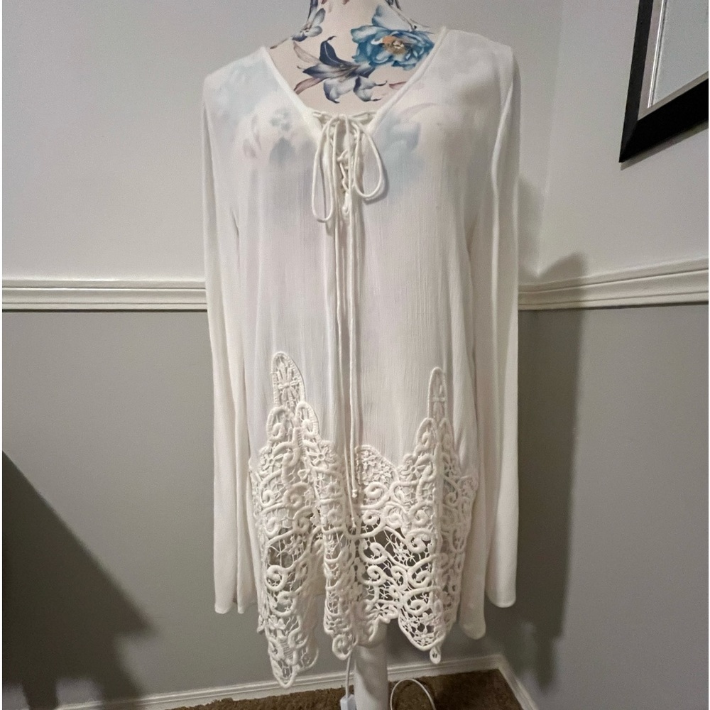 Blu Pepper lace blouse